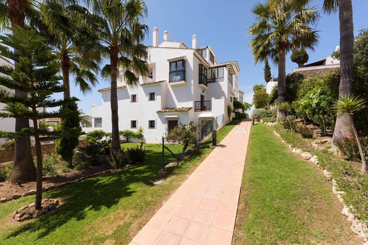 Incredible Apartment With Sea Views And Balcony Міхас Екстер'єр фото
